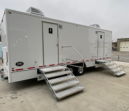 8 stall shower trailer